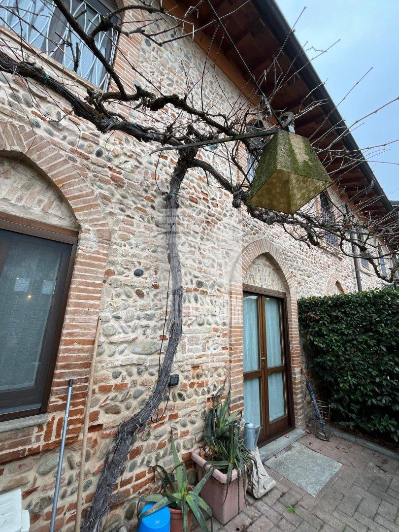 Villa a schiera di testa in vendita a Casirate d