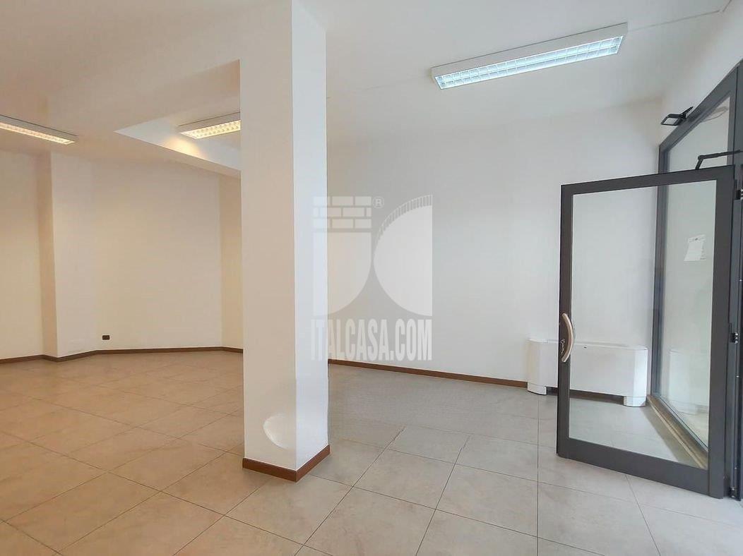 Negozio in affitto a Treviglio