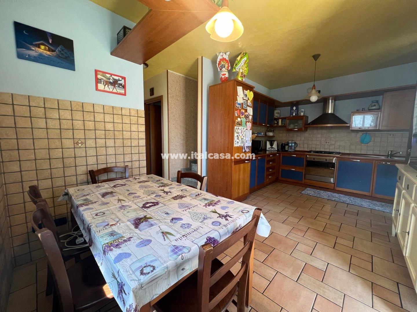 Villa a schiera di testa in vendita a Treviglio