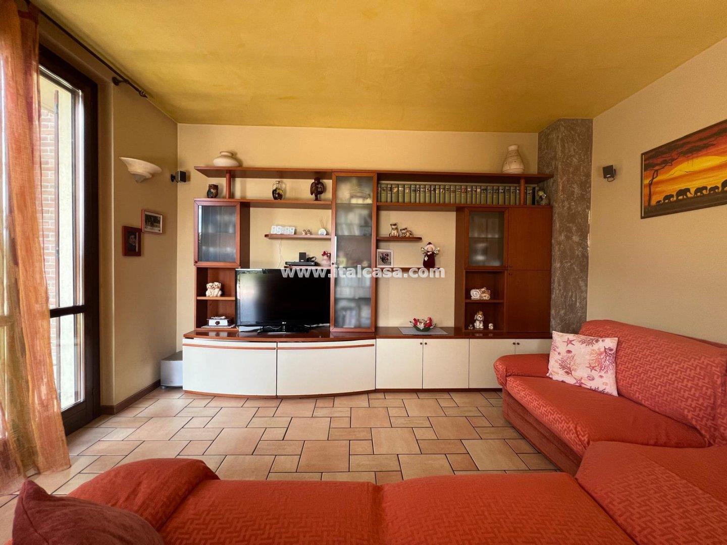Villa a schiera di testa in vendita a Treviglio