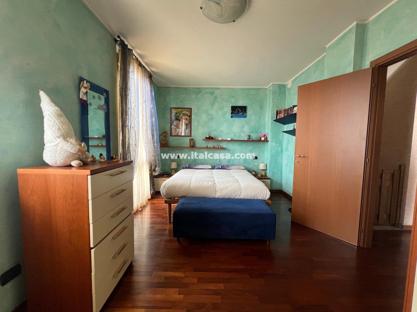 Villa a schiera di testa in vendita a Treviglio