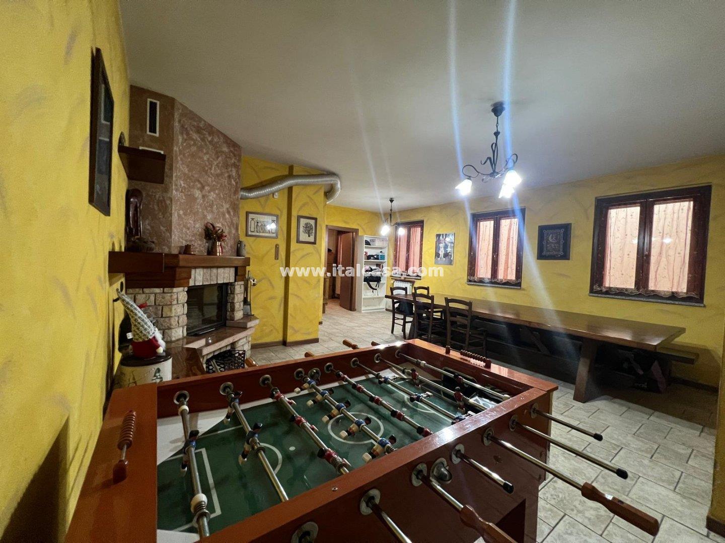 Villa a schiera di testa in vendita a Treviglio