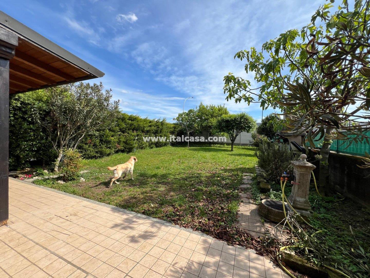 Villa a schiera di testa in vendita a Treviglio