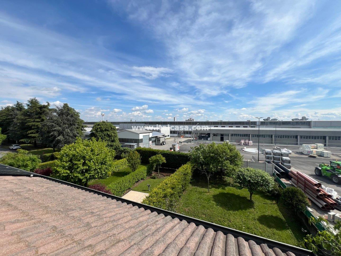 Villa a schiera di testa in vendita a Treviglio
