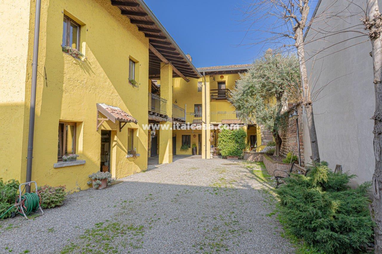 Cascina in vendita a Calvenzano