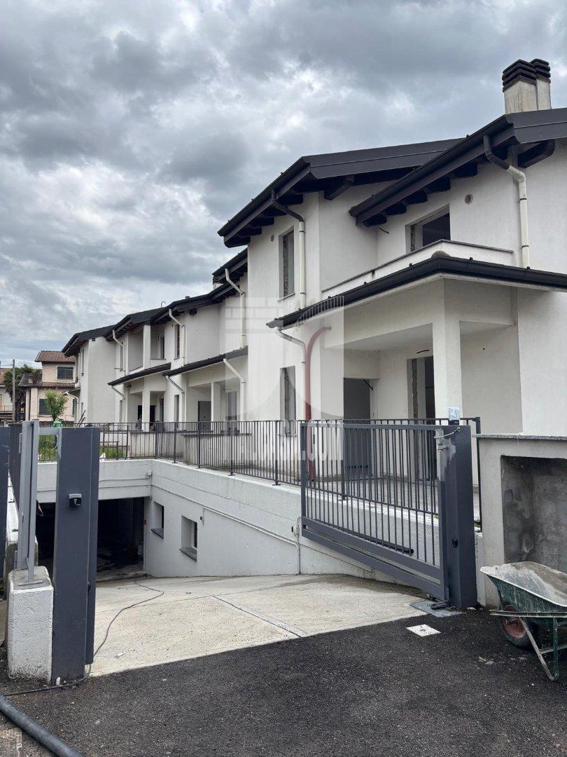 Villa a schiera in vendita a Castel Rozzone