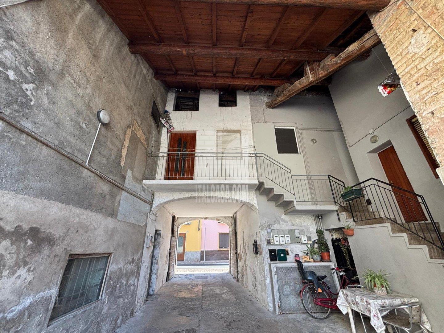 Casa Rustica in vendita a Calvenzano
