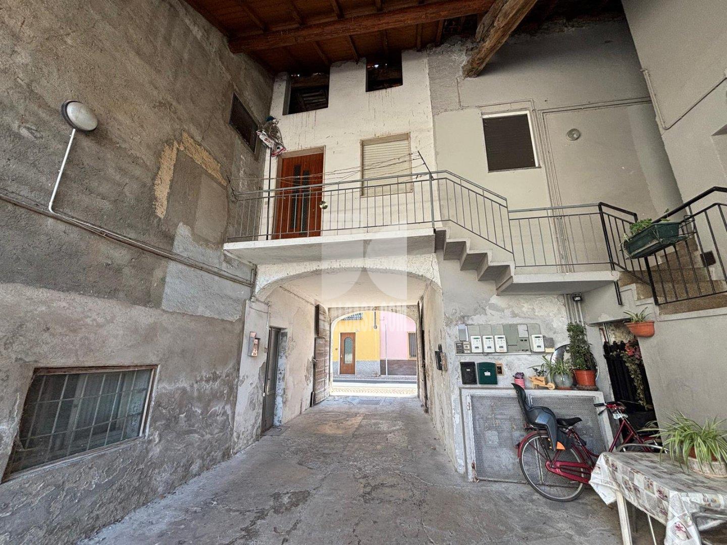 Casa Rustica in vendita a Calvenzano