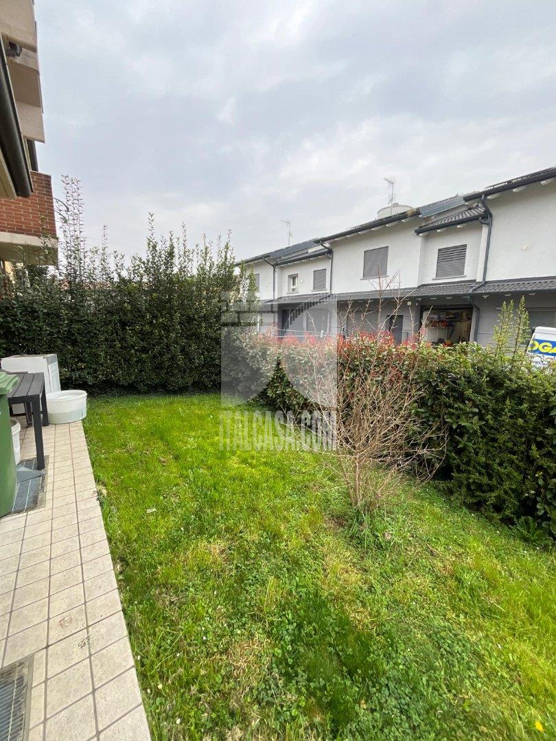 Villa a schiera di testa in vendita a Brignano Gera d