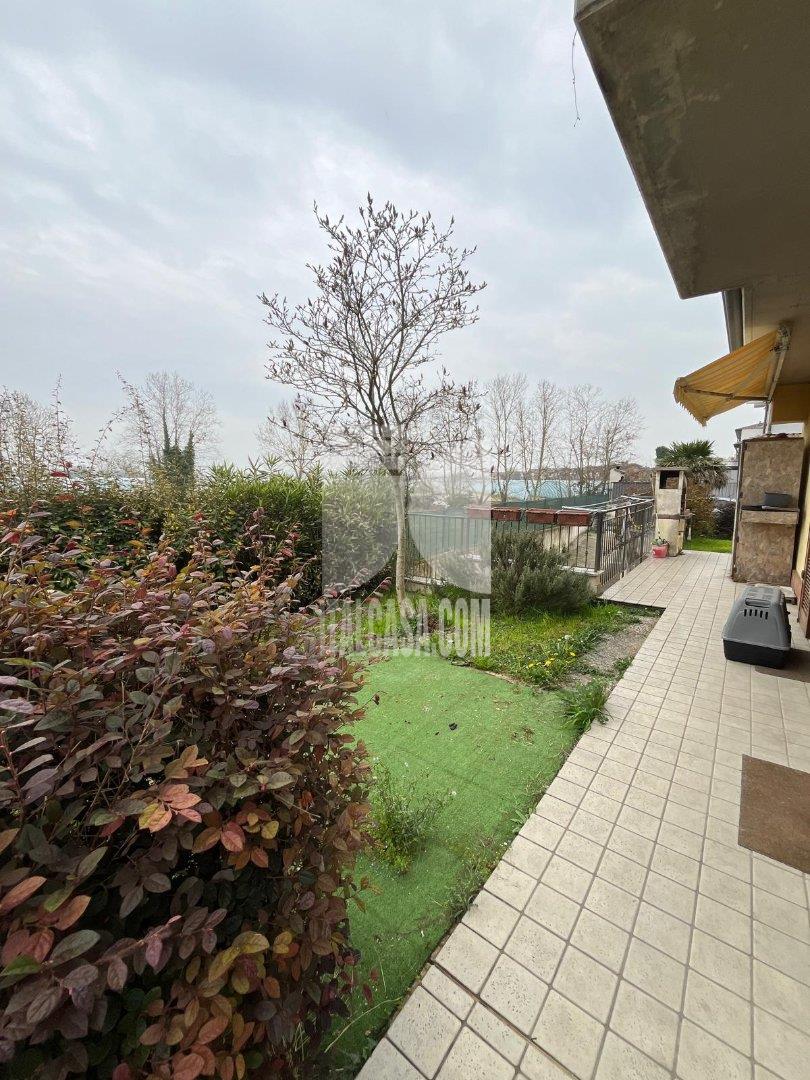 Villa a schiera di testa in vendita a Brignano Gera d