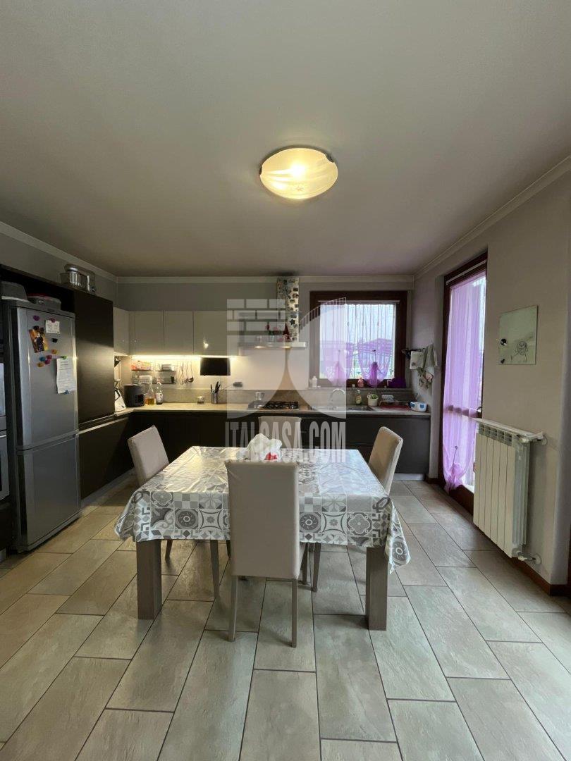 Villa a schiera di testa in vendita a Brignano Gera d