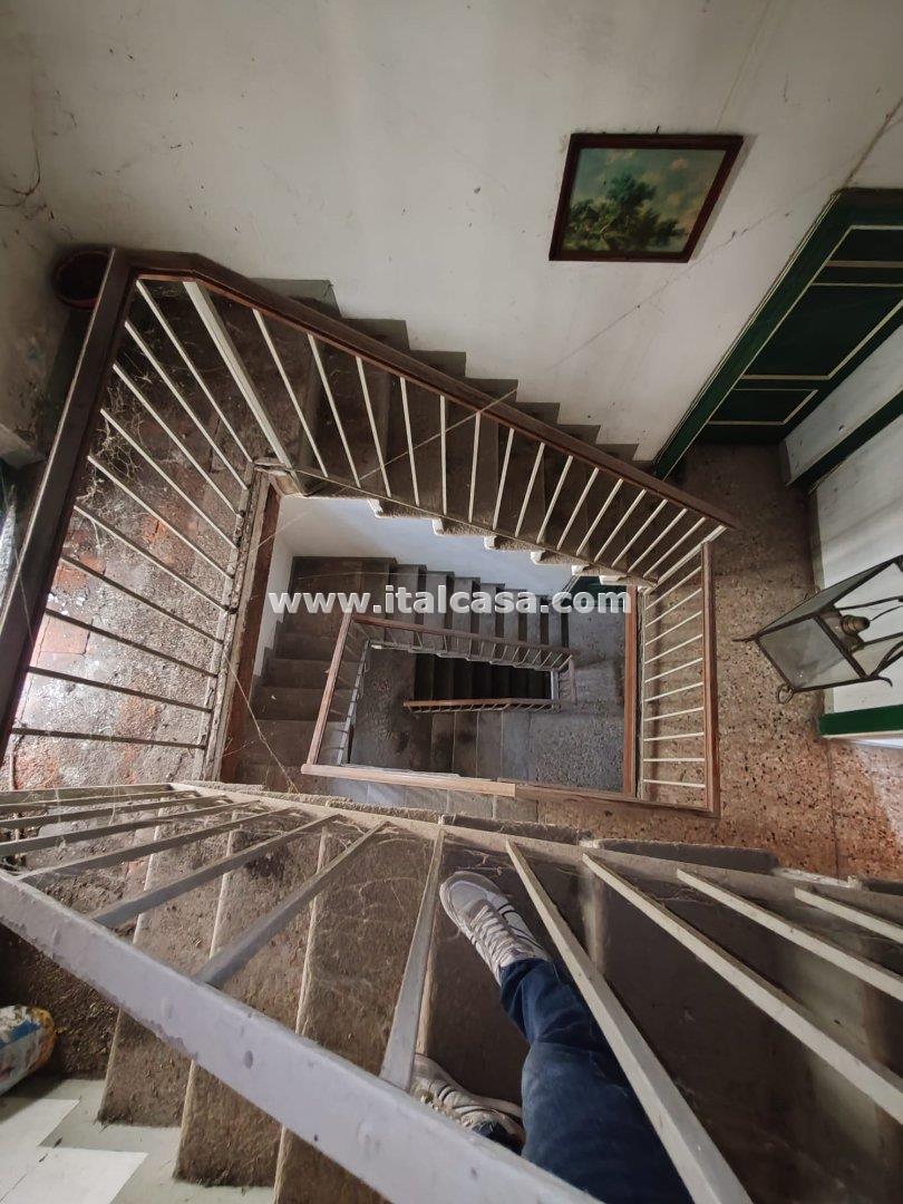 Palazzo in vendita a Brignano Gera d