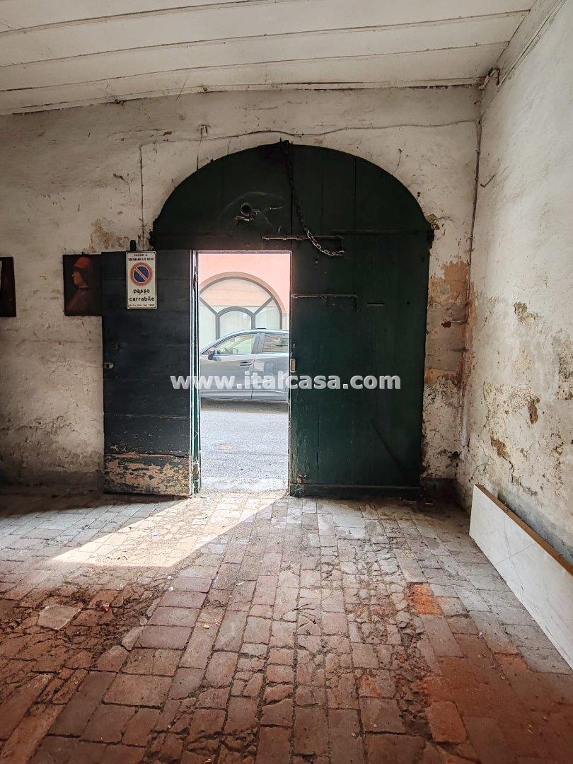 Palazzo in vendita a Brignano Gera d