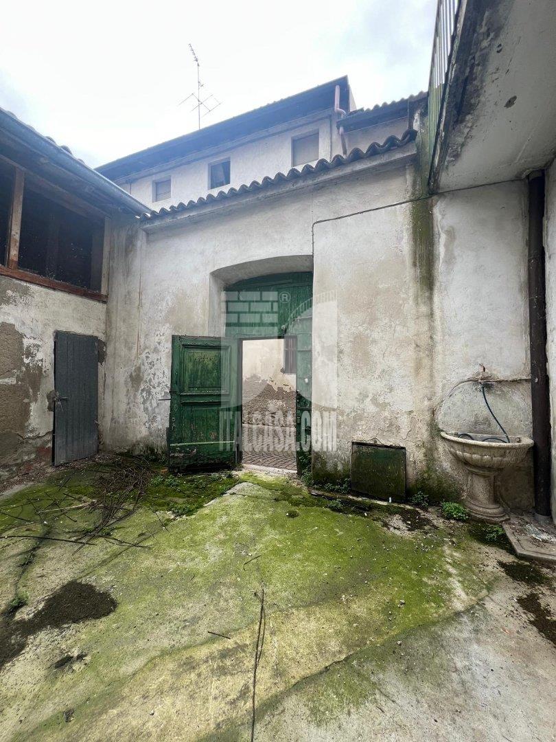 Casa Rustica in vendita a Treviglio
