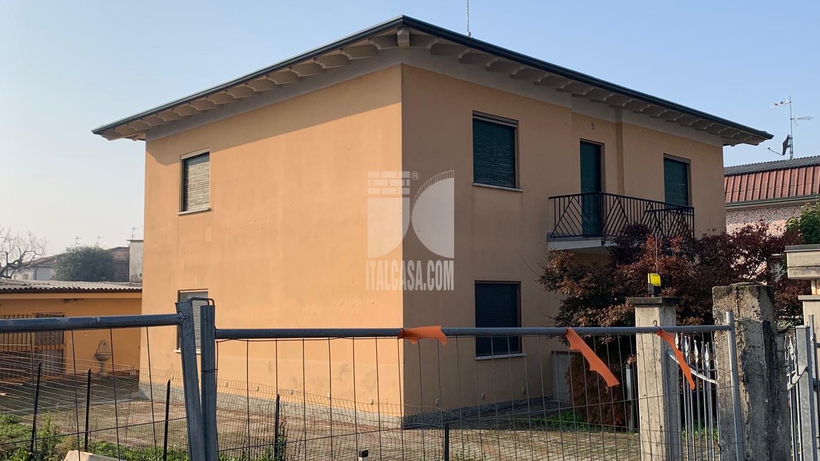 Appartamento in vendita a Lurano