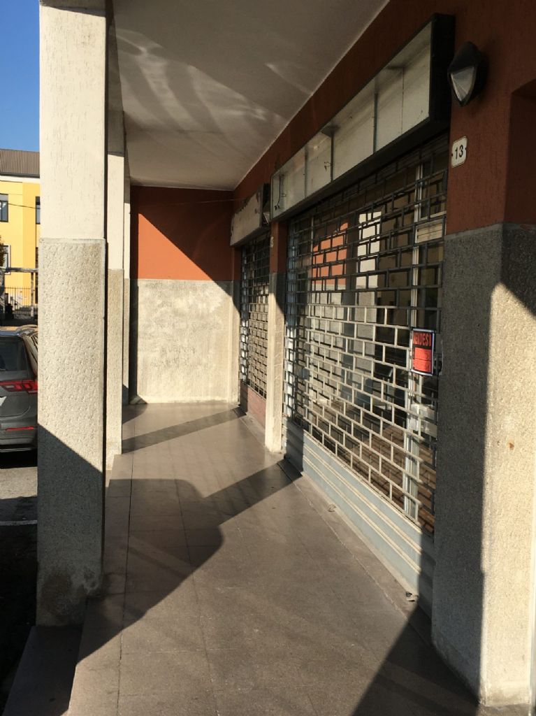 Negozio in vendita a Brignano Gera d