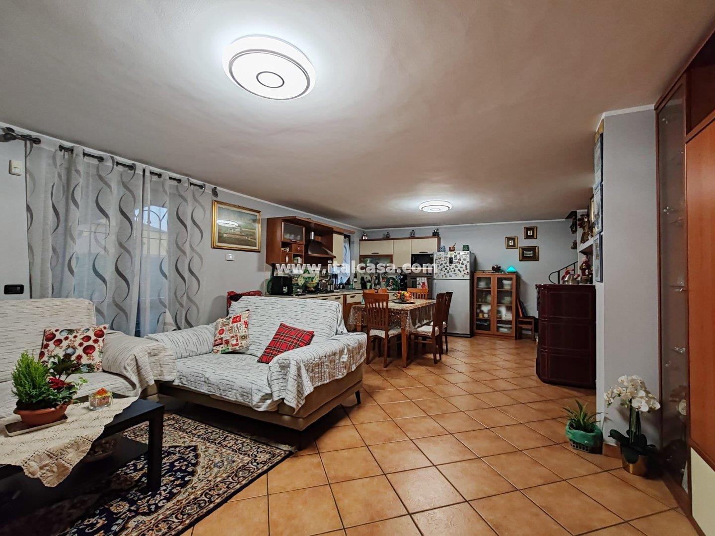 Villa a schiera di testa in vendita a Arzago d