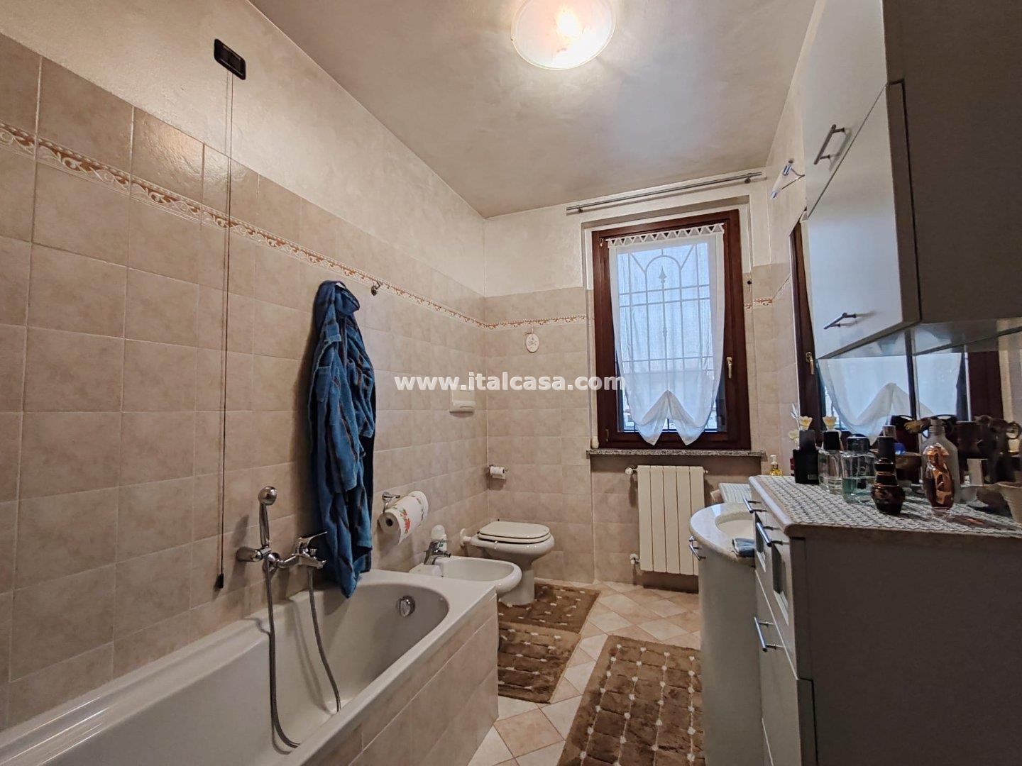 Villa a schiera di testa in vendita a Arzago d