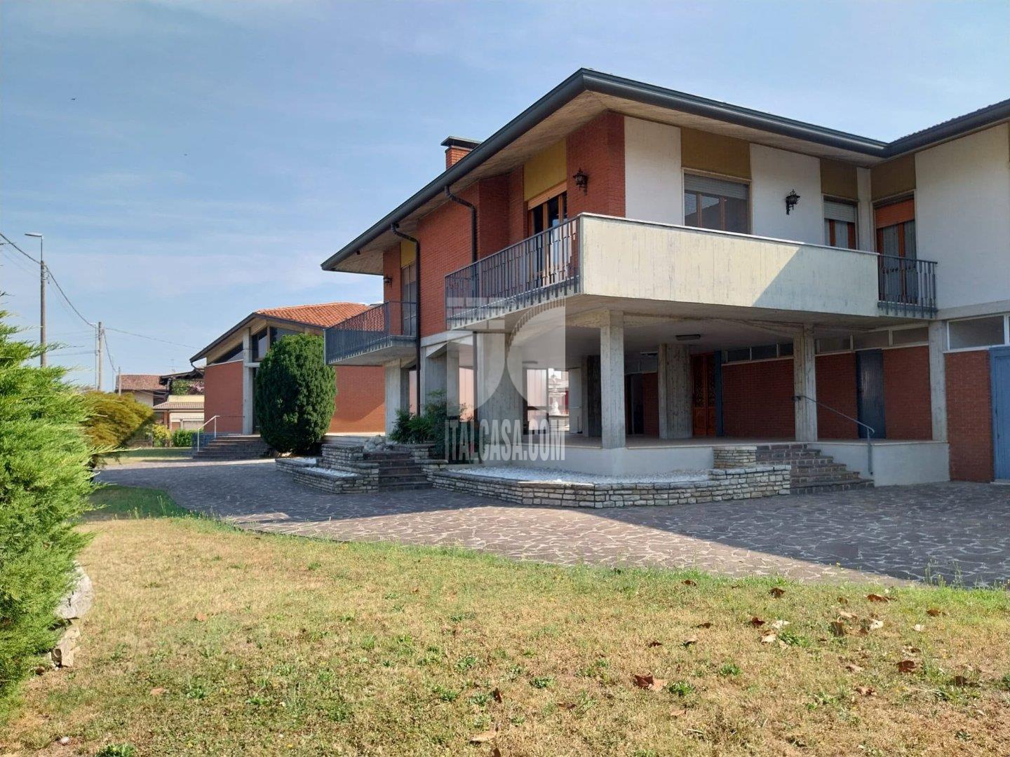 Villa Unifamiliare in vendita a Brignano Gera d