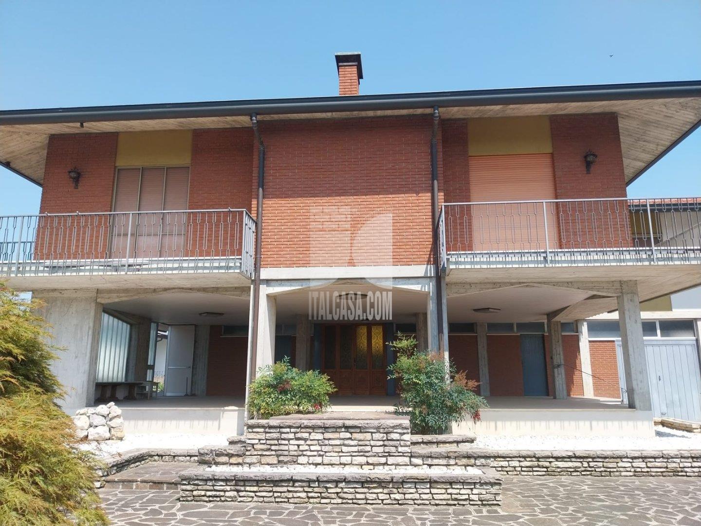 Villa Unifamiliare in vendita a Brignano Gera d