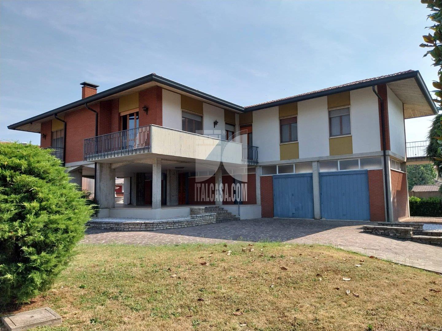 Villa Unifamiliare in vendita a Brignano Gera d
