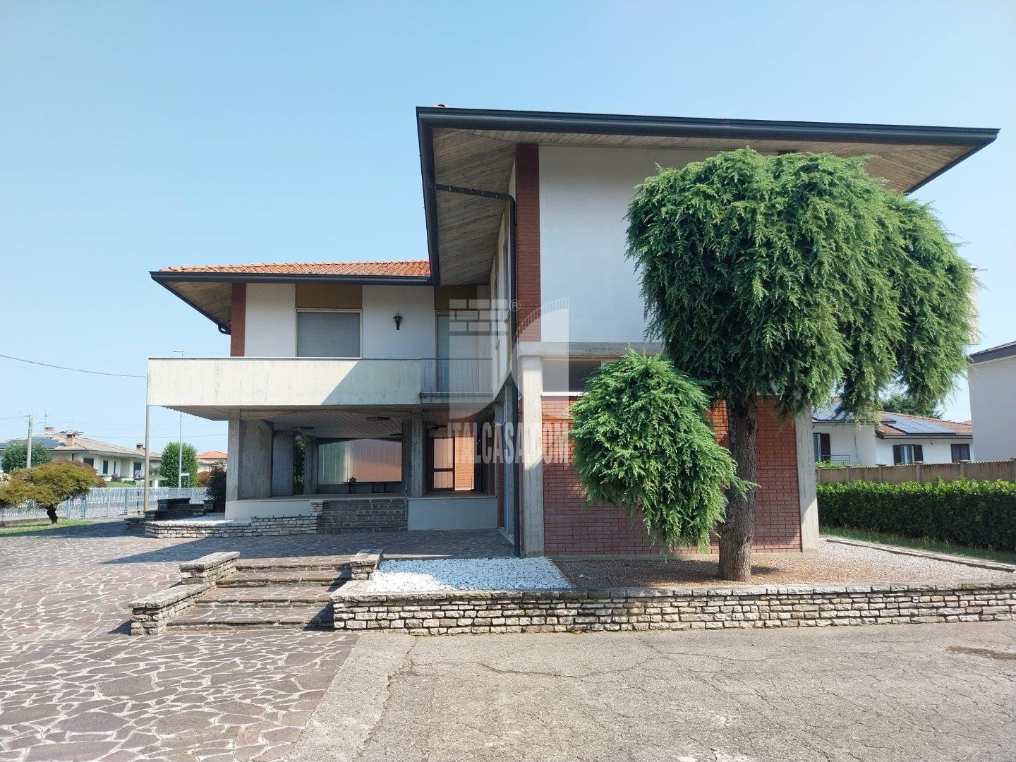 Villa Unifamiliare in vendita a Brignano Gera d