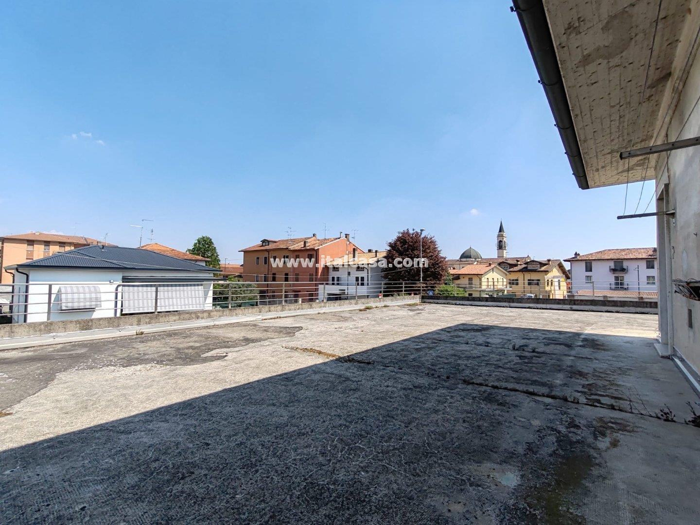 Stabile in vendita a Calvenzano