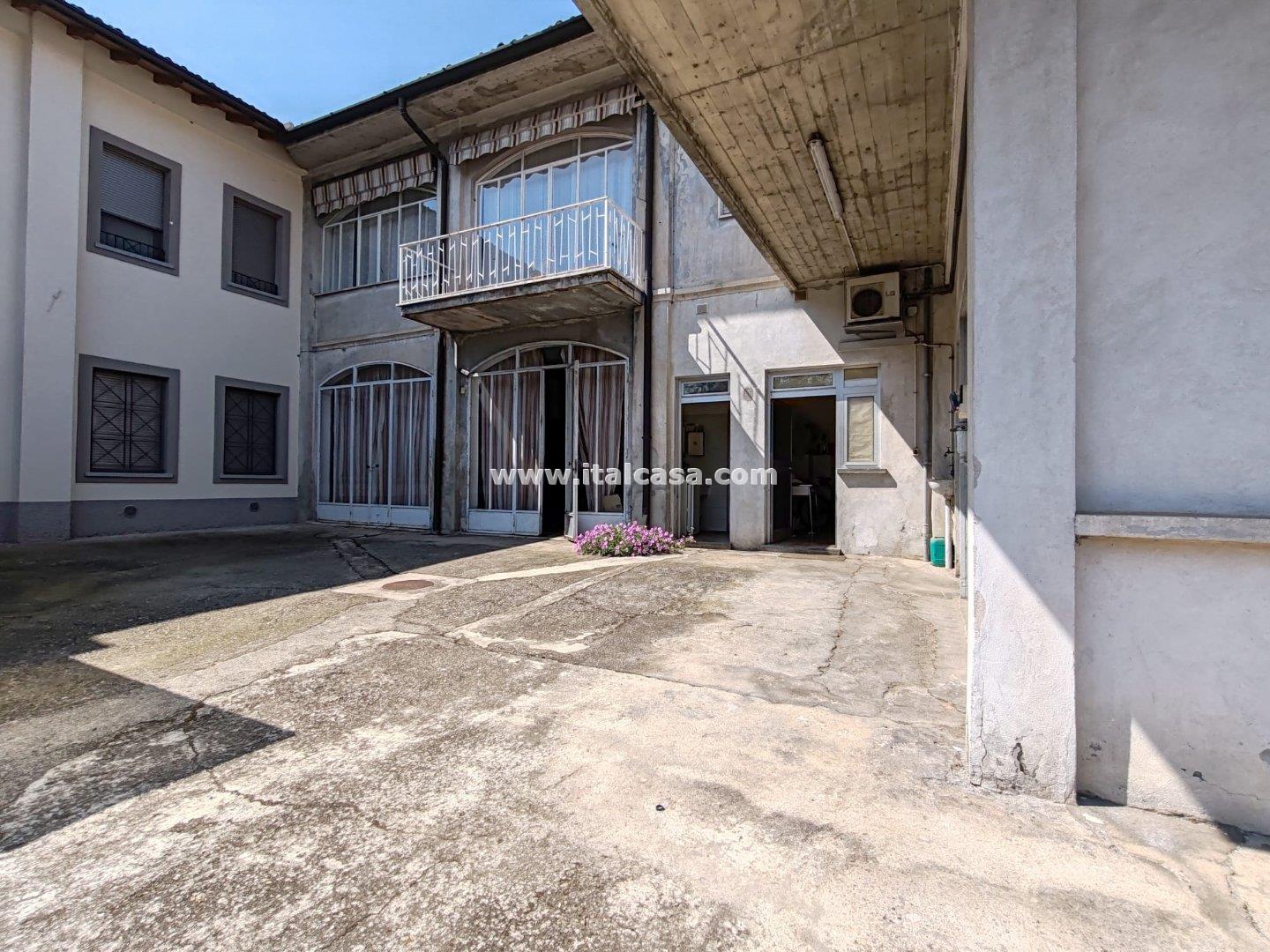 Stabile in vendita a Calvenzano