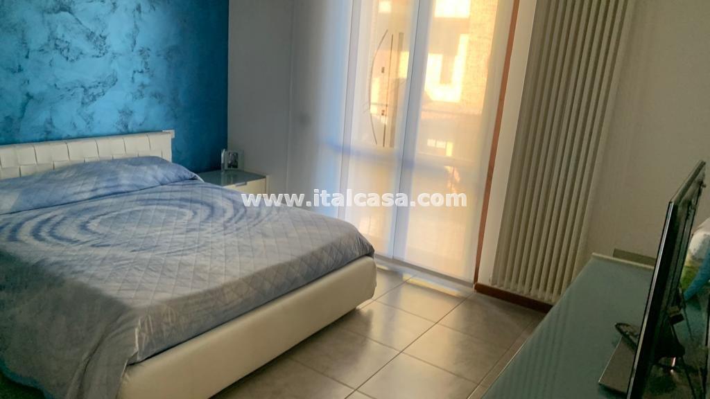 Villa a schiera di testa in vendita a Treviglio