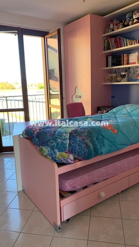 Villa a schiera di testa in vendita a Treviglio