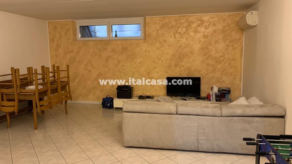 Villa a schiera di testa in vendita a Treviglio