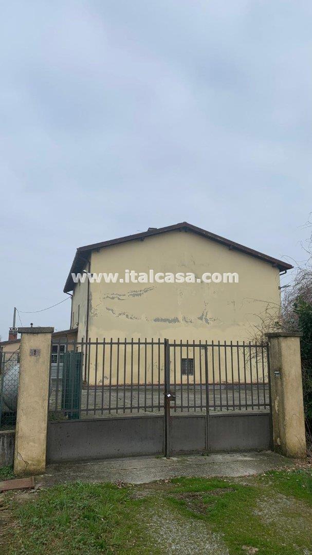 Cascina in vendita a Castel Rozzone