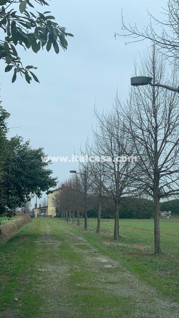 Cascina in vendita a Castel Rozzone