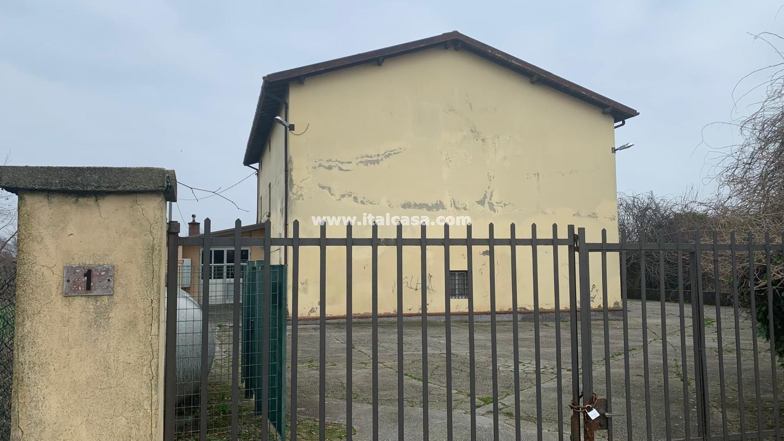 Cascina in vendita a Castel Rozzone