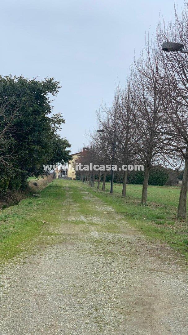 Cascina in vendita a Castel Rozzone