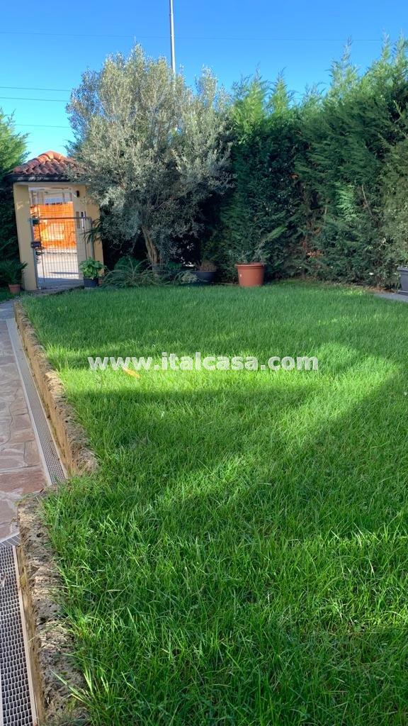 Villa a schiera di testa in vendita a Treviglio