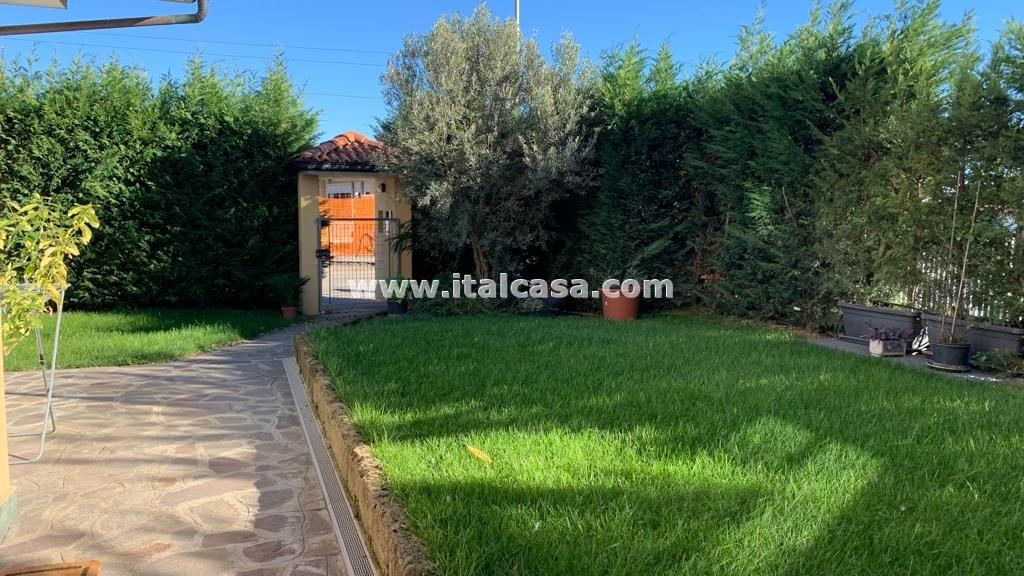 Villa a schiera di testa in vendita a Treviglio