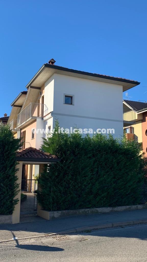 Villa a schiera di testa in vendita a Treviglio
