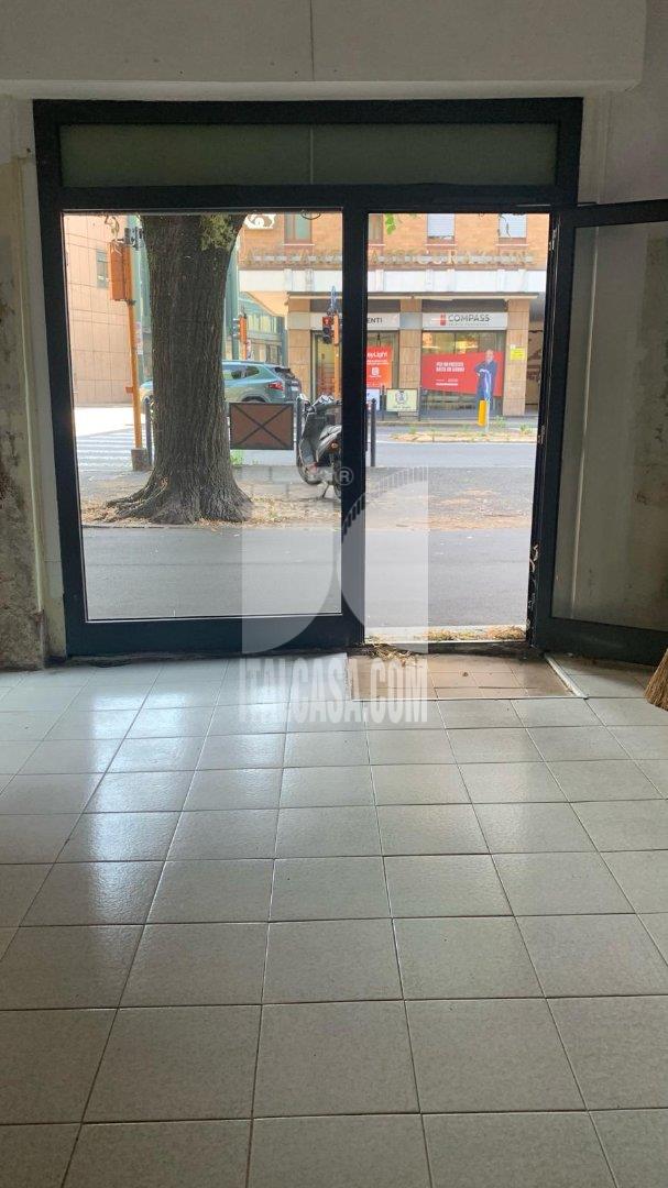 Negozio in vendita a Treviglio