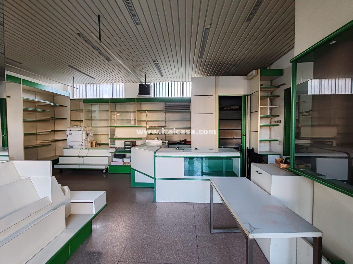 Negozio in vendita a Treviglio