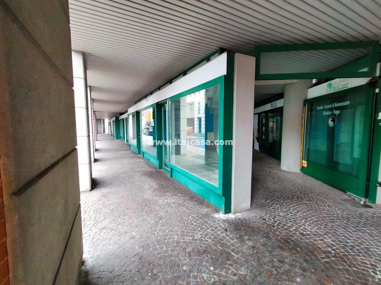 Negozio in affitto a Treviglio
