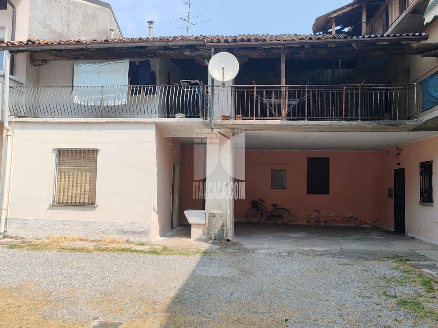 Stabile in vendita a Lurano