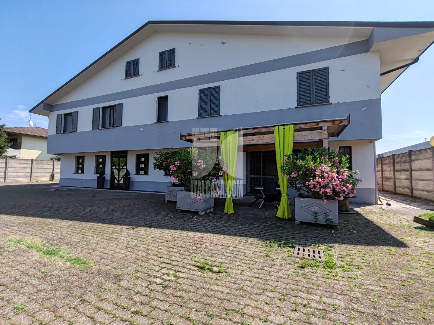 Capannone in vendita a Calvenzano