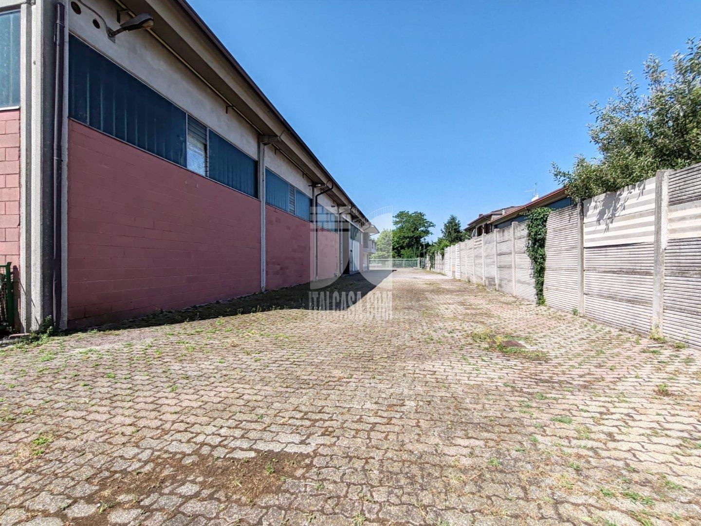 Capannone in vendita a Calvenzano