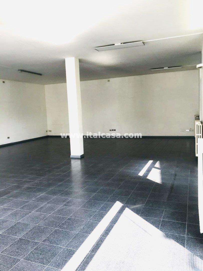 Negozio in vendita a Treviglio