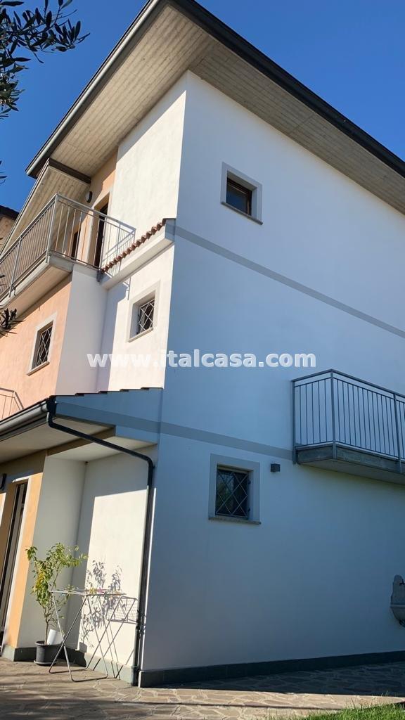 Villa a schiera di testa in vendita a Treviglio