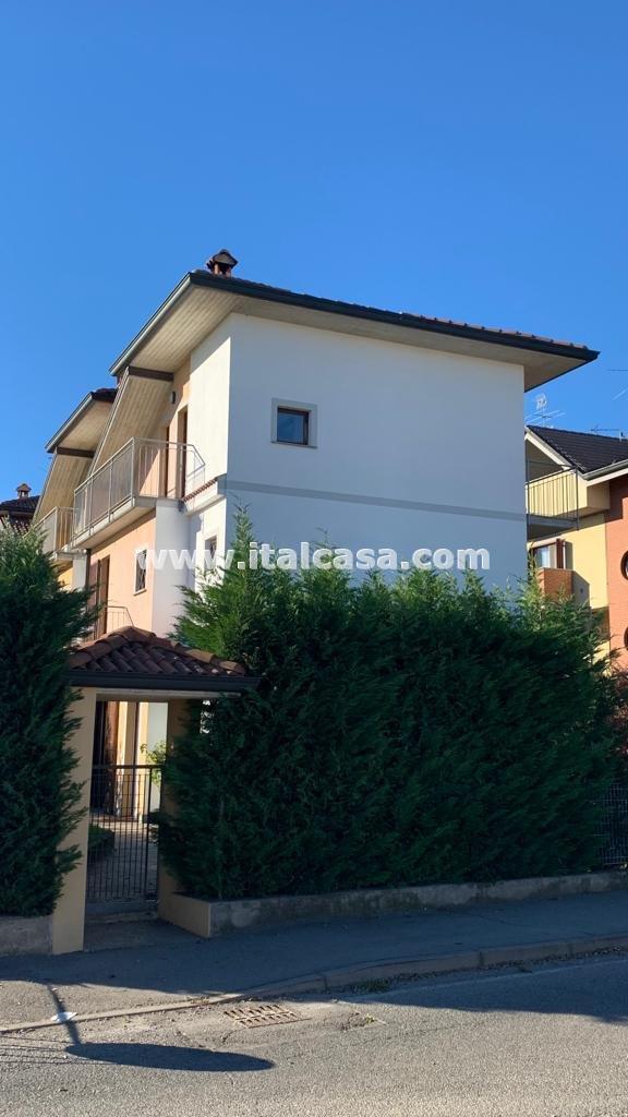 Villa a schiera di testa in vendita a Treviglio