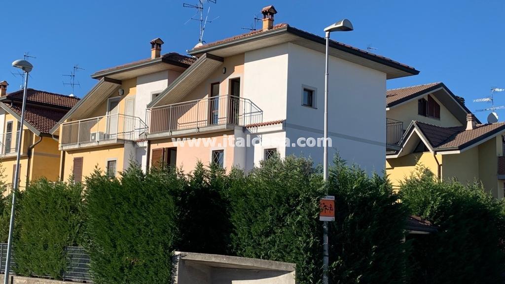 Villa a schiera di testa in vendita a Treviglio