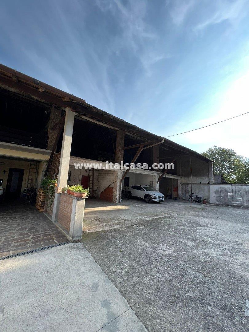 Casa Rustica in vendita a Pontirolo Nuovo
