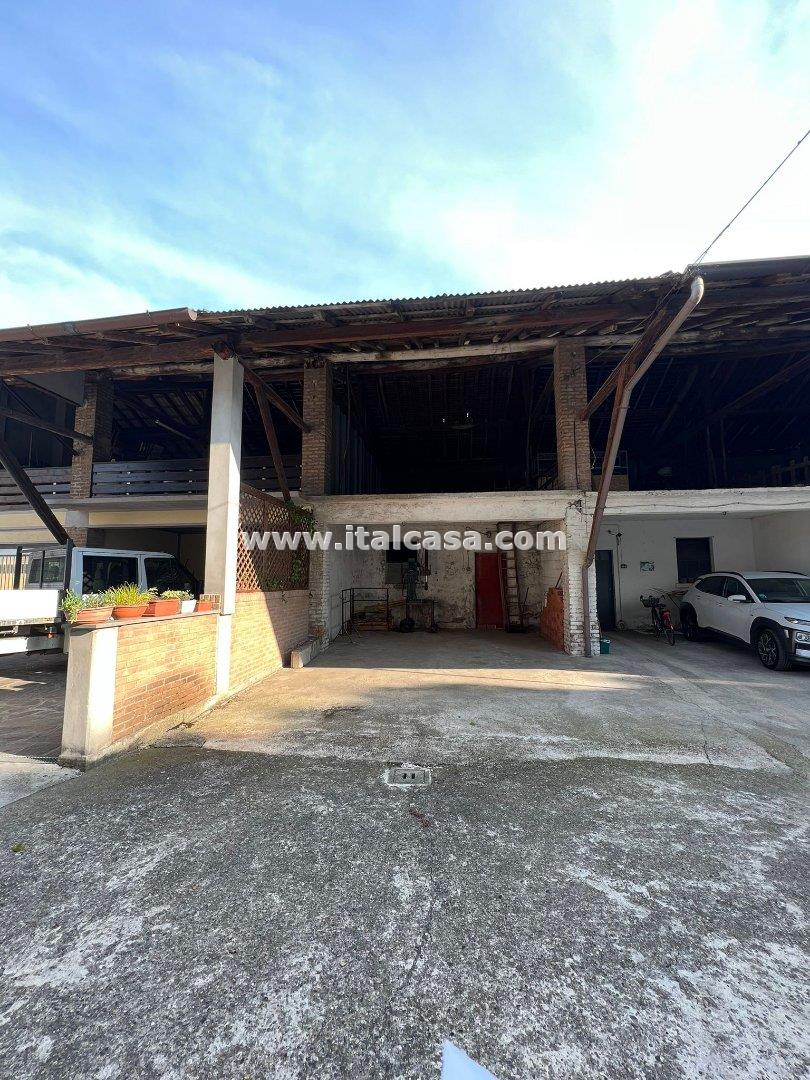 Casa Rustica in vendita a Pontirolo Nuovo